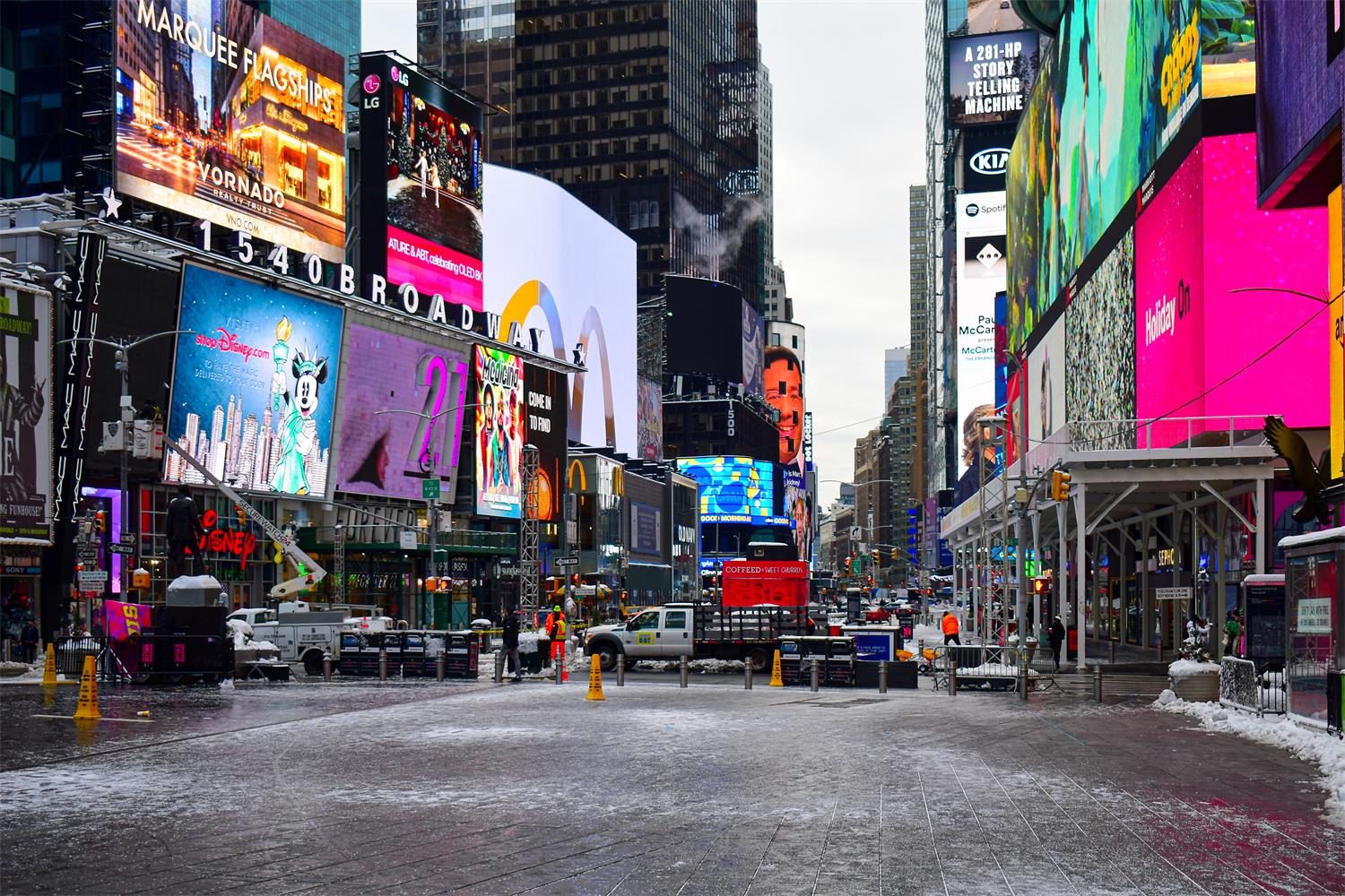 星空电竞显示知识锦集：户外LED显示屏如何避免光污染